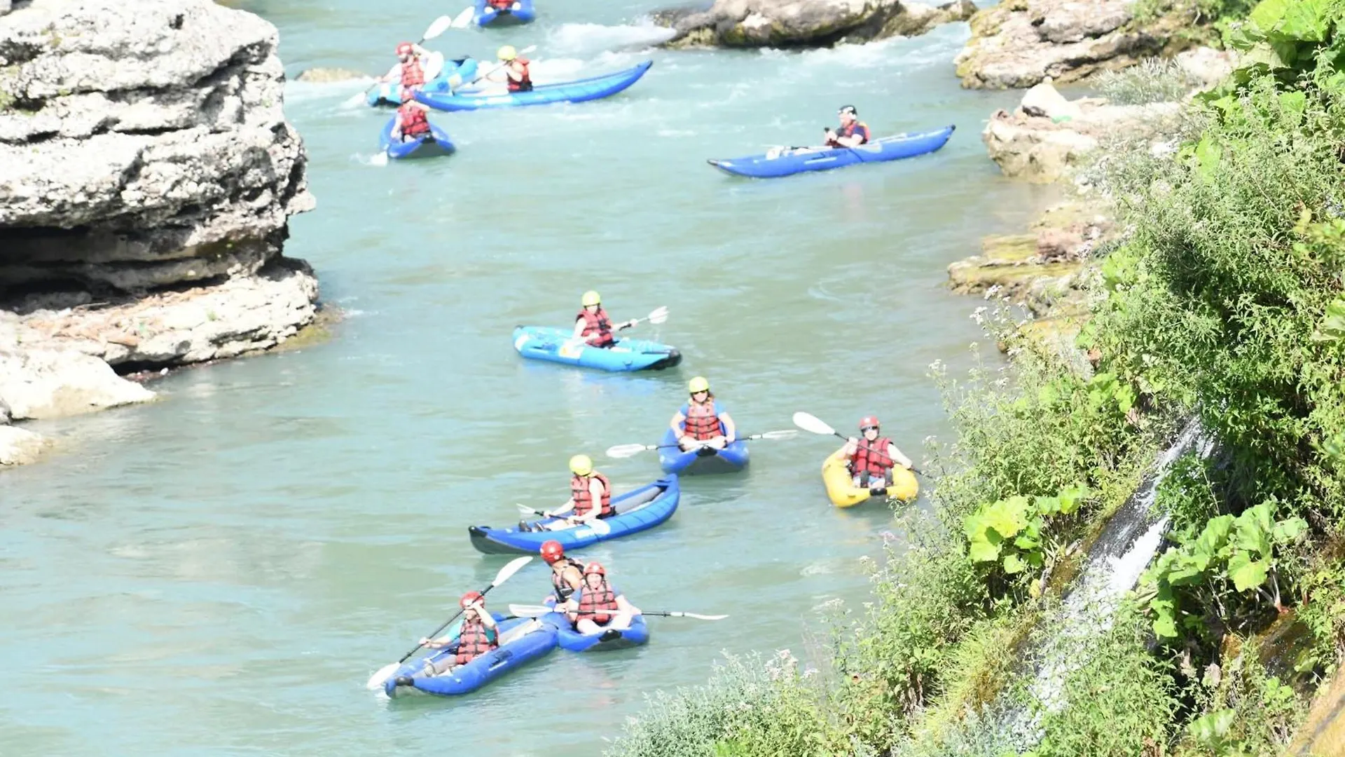 Glamping Albania Rafting Permet Hotel 0*,
